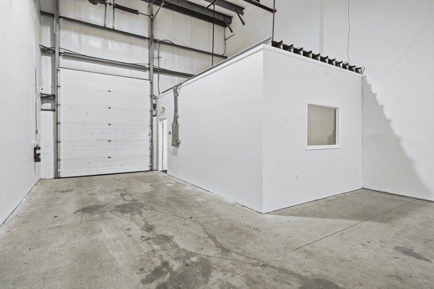 331 Fairfield Rd, Freehold, NJ à louer - Photo intérieure – Image 3 sur 12