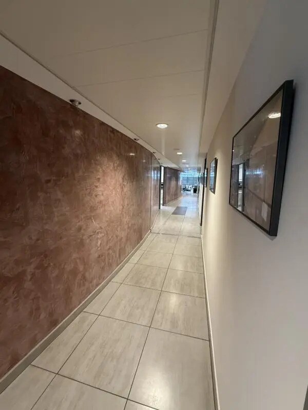 Bureau dans Fréjus à louer Photo de l’immeuble– Image 1 sur 10