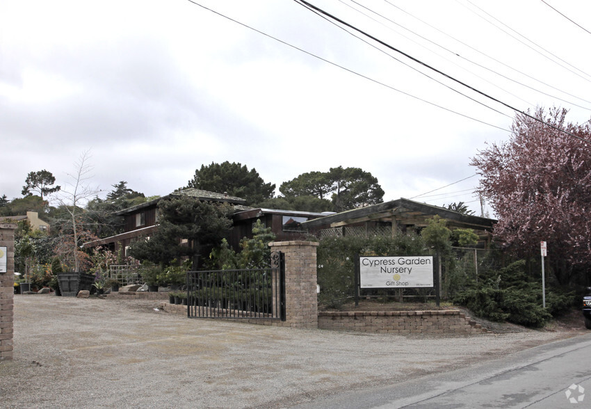 590 Perry Ln, Monterey, CA à vendre - Photo principale – Image 1 sur 24