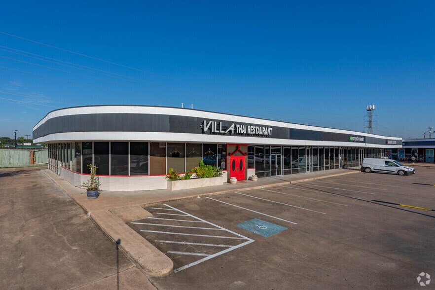 1100 Wilcrest Dr, Houston, TX à louer - Photo de l’immeuble – Image 2 sur 11