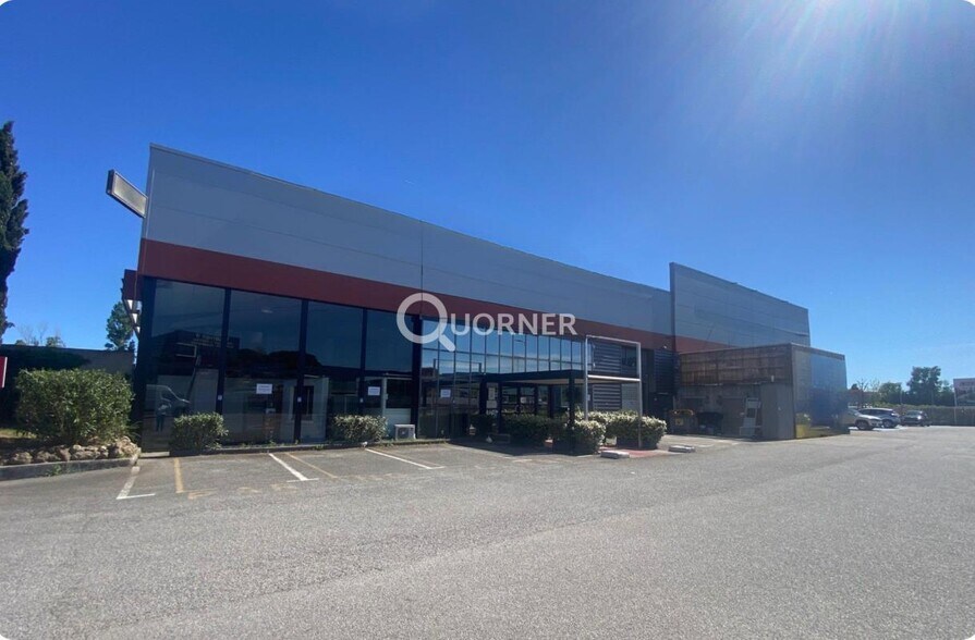 Local commercial dans Frejus à louer - Photo de l’immeuble – Image 3 sur 5