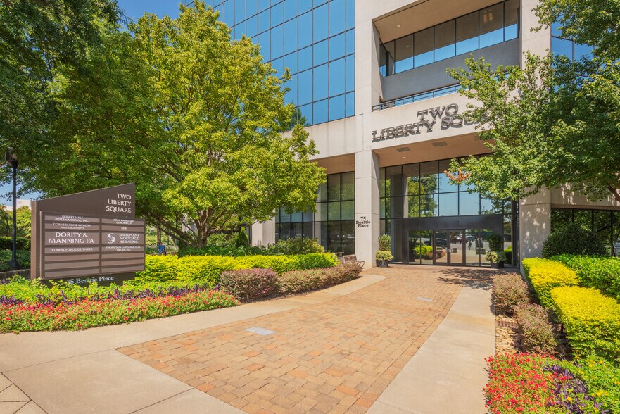 75 Beattie Pl, Greenville, SC à louer - Photo de l’immeuble – Image 2 sur 5