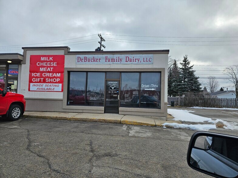 1024 N Lincoln Rd, Escanaba, MI à louer - Photo de l’immeuble – Image 2 sur 17