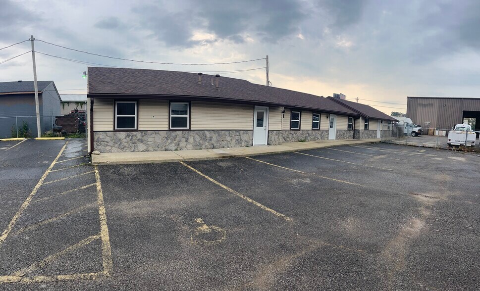 1112 Ulrich Ave, Louisville, KY à louer - Photo de l’immeuble – Image 1 sur 20