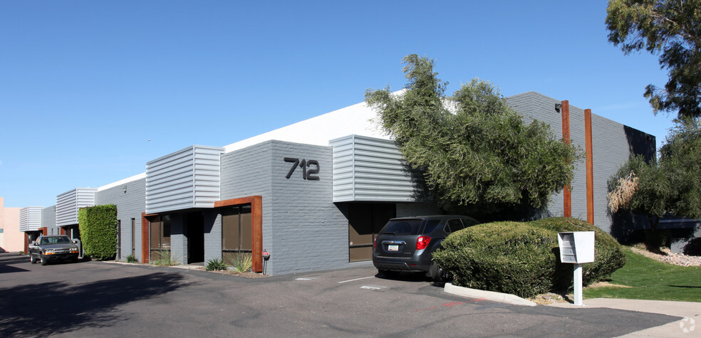 712 S Hacienda Dr, Tempe, AZ à louer - Photo de l’immeuble – Image 3 sur 5