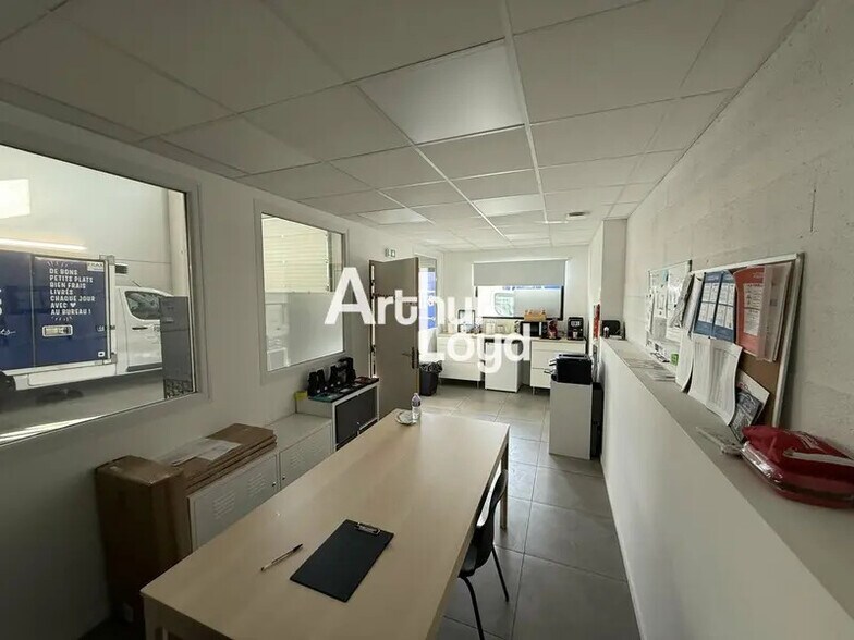 Local d’activités dans Fréjus à louer - Photo intérieure – Image 3 sur 3