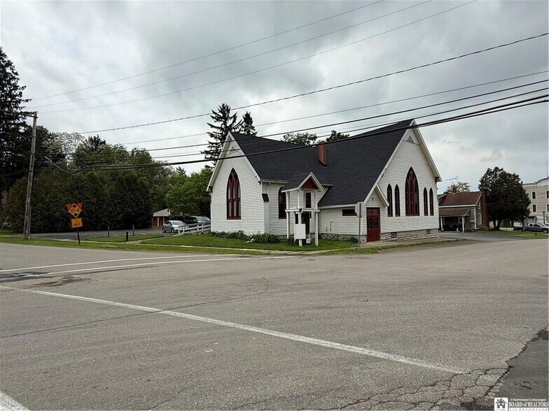 13 Church St, Delevan, NY à vendre - Photo de l’immeuble – Image 3 sur 38