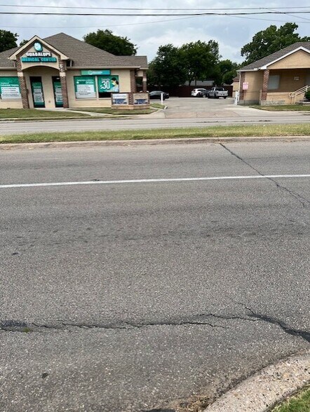 611 N Macarthur Blvd, Irving, TX à louer - Photo de l’immeuble – Image 2 sur 10
