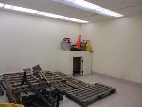 1880 Rockaway Pky, Brooklyn, NY à louer Photo intérieure– Image 2 sur 12