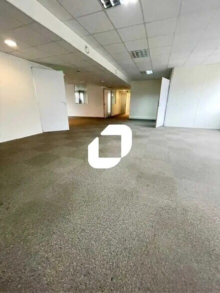 Bureau dans Boulogne-Billancourt à louer - Photo de l’immeuble – Image 2 sur 10