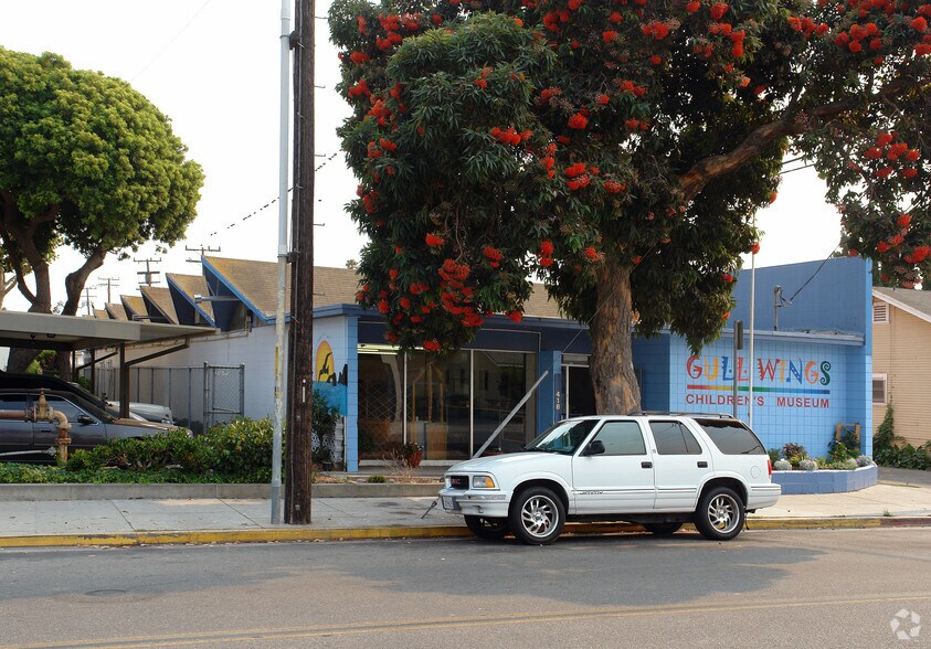 418 W 4th St, Oxnard, CA à louer - Photo de l’immeuble – Image 2 sur 9