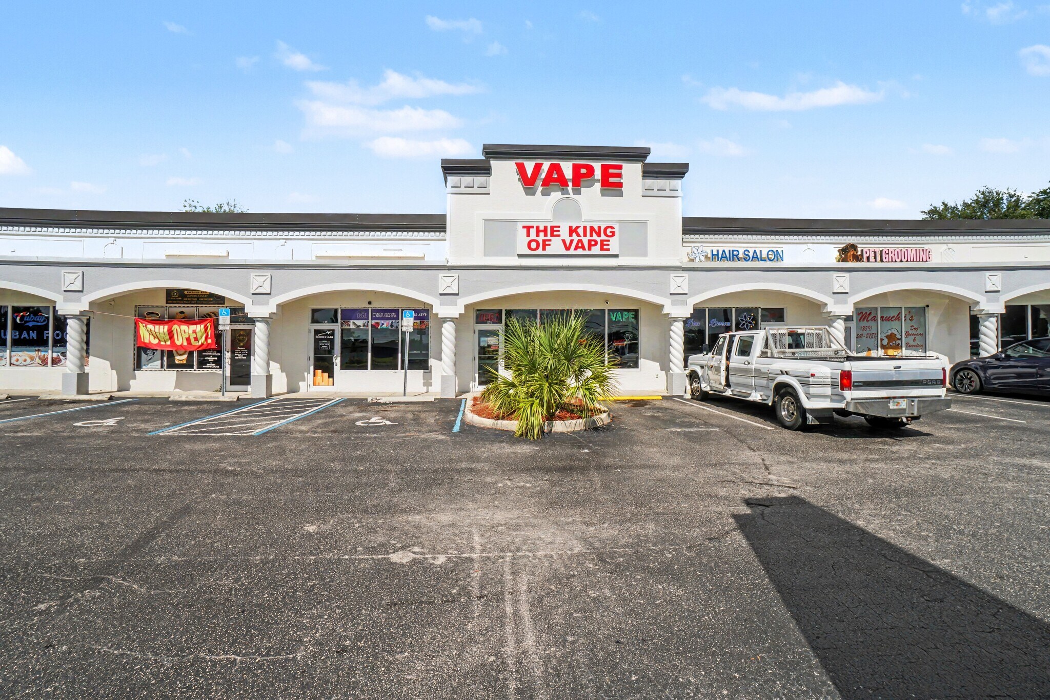 3028 Santa Barbara Blvd, Cape Coral, FL à louer Photo de l’immeuble– Image 1 sur 34