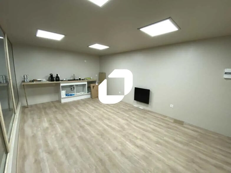 Bureau dans Beychac-et-Caillau à louer - Photo intérieure – Image 2 sur 5