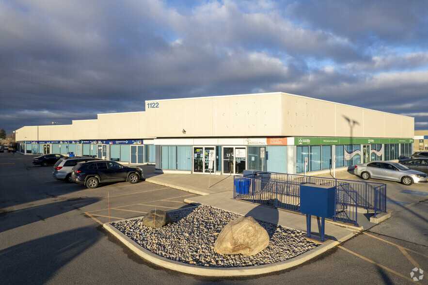 1122 Finch Ave, Toronto, ON à louer - Photo principale – Image 1 sur 4
