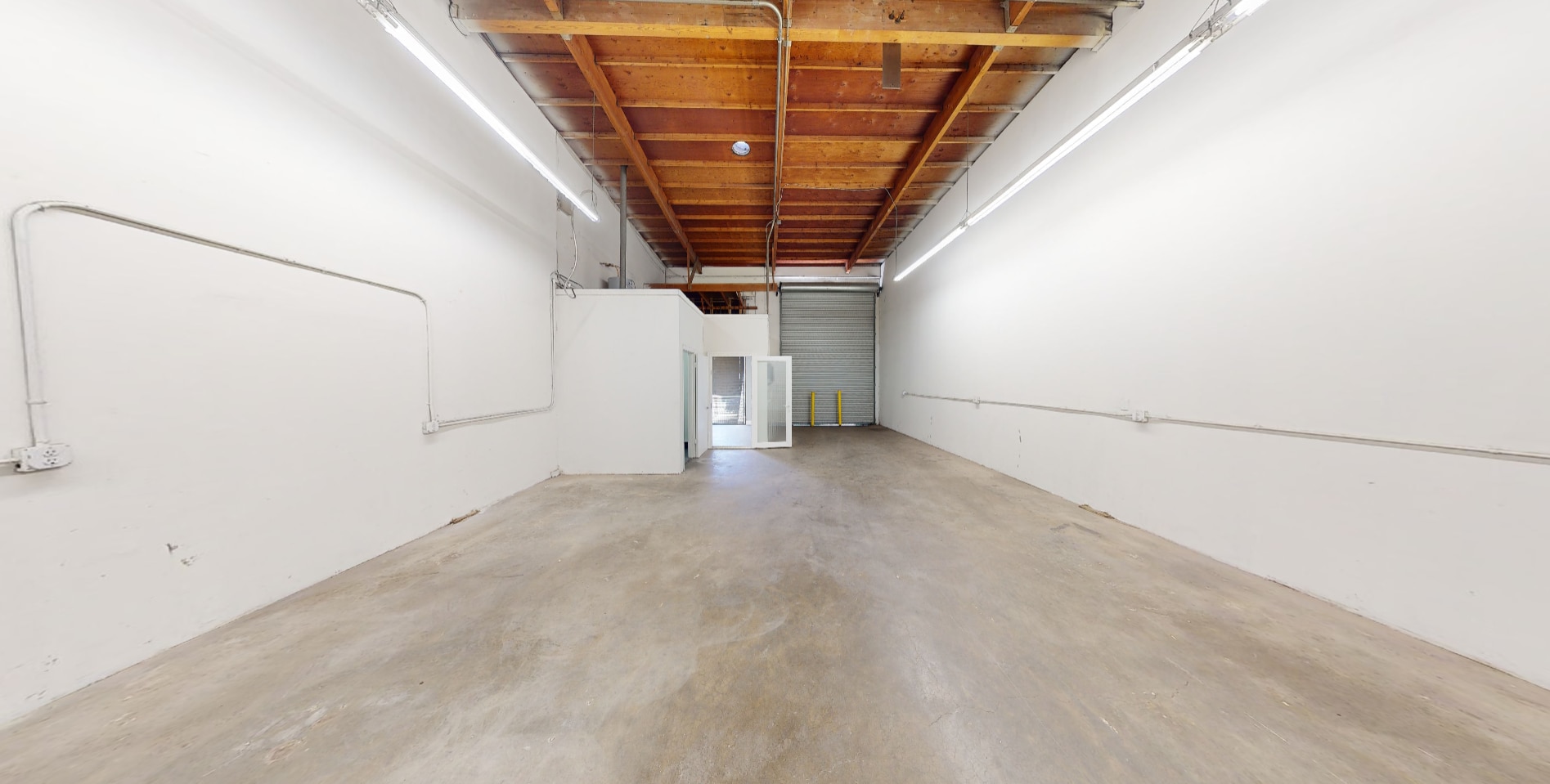 2300 Walnut Ave, Signal Hill, CA à louer Photo de l’immeuble– Image 1 sur 4