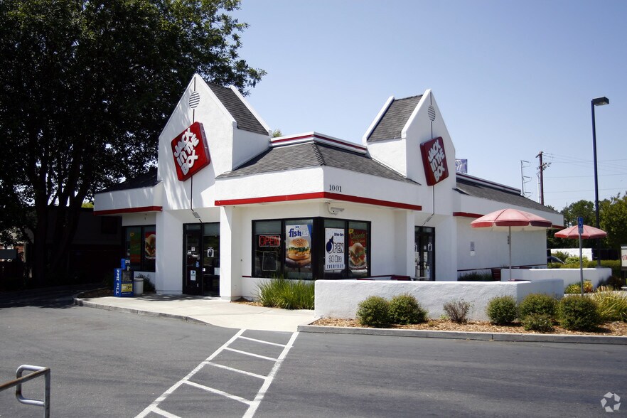 1001 Howe Ave, Sacramento, CA à louer - Photo de l’immeuble – Image 3 sur 9