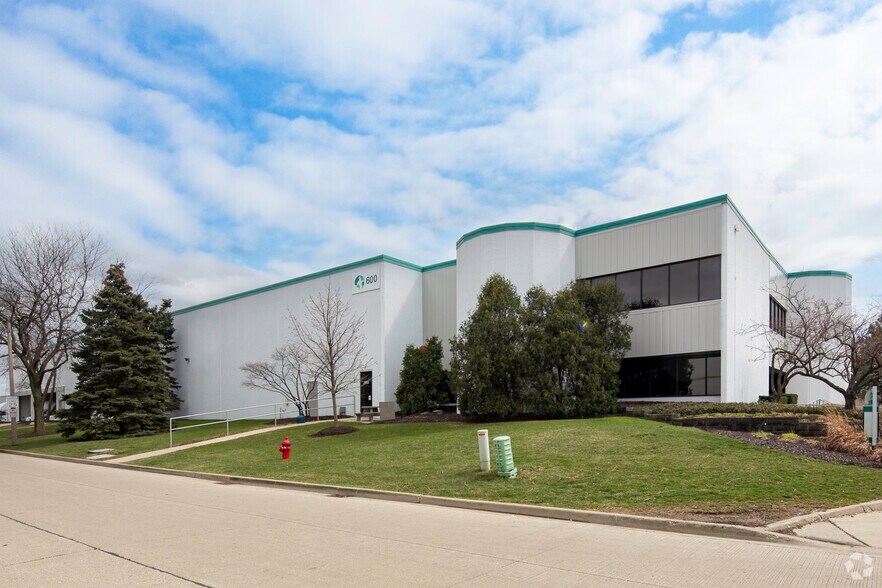 600-608 Supreme Dr, Bensenville, IL à louer - Photo de l’immeuble – Image 3 sur 8
