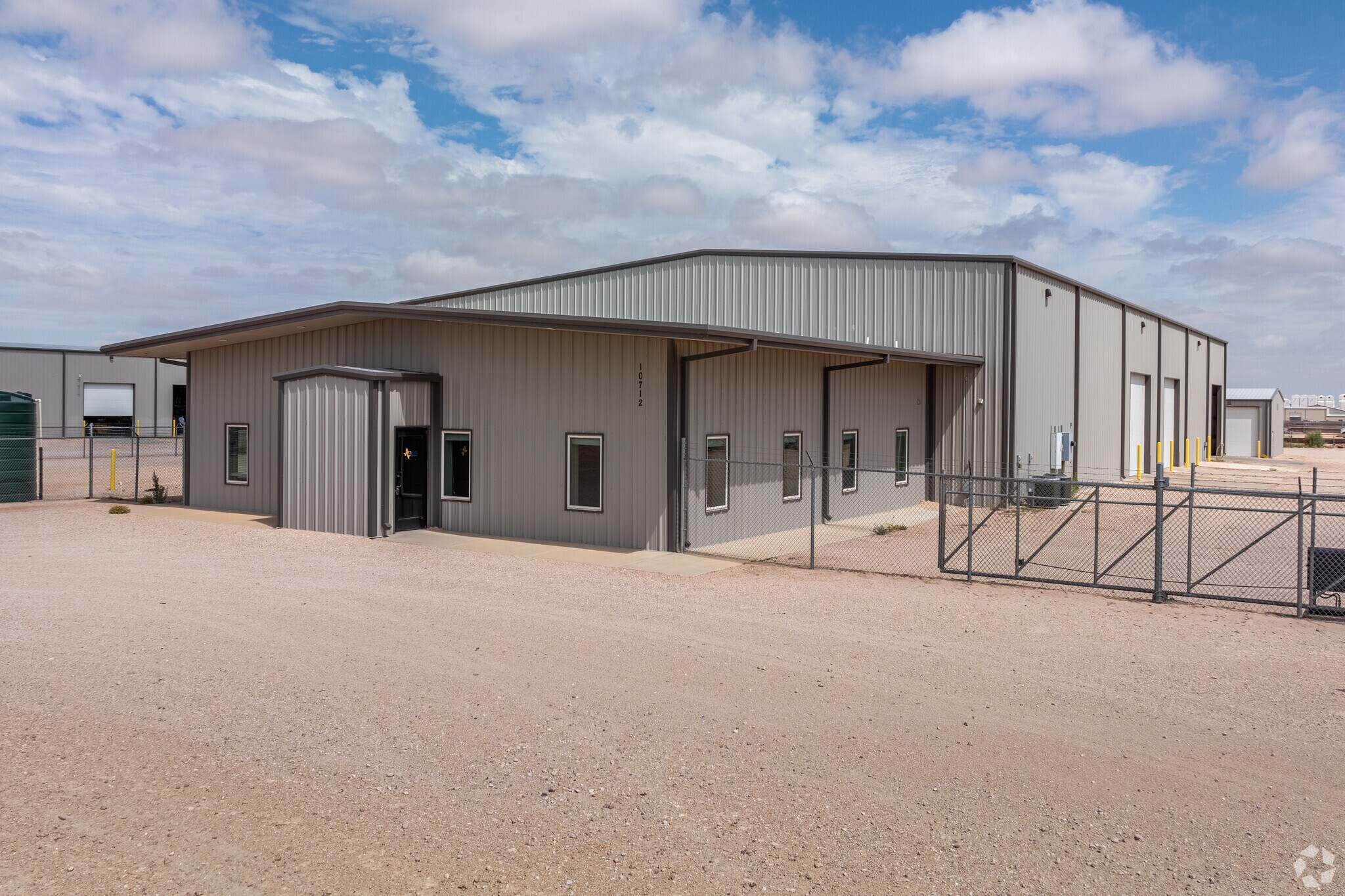 10712 W County Road 77, Midland, TX à louer Photo de l’immeuble– Image 1 sur 24