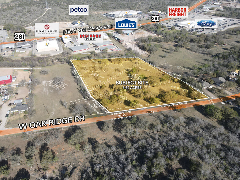 569 W Oak Ridge Dr, Marble Falls, TX à vendre - Photo de l’immeuble – Image 2 sur 6