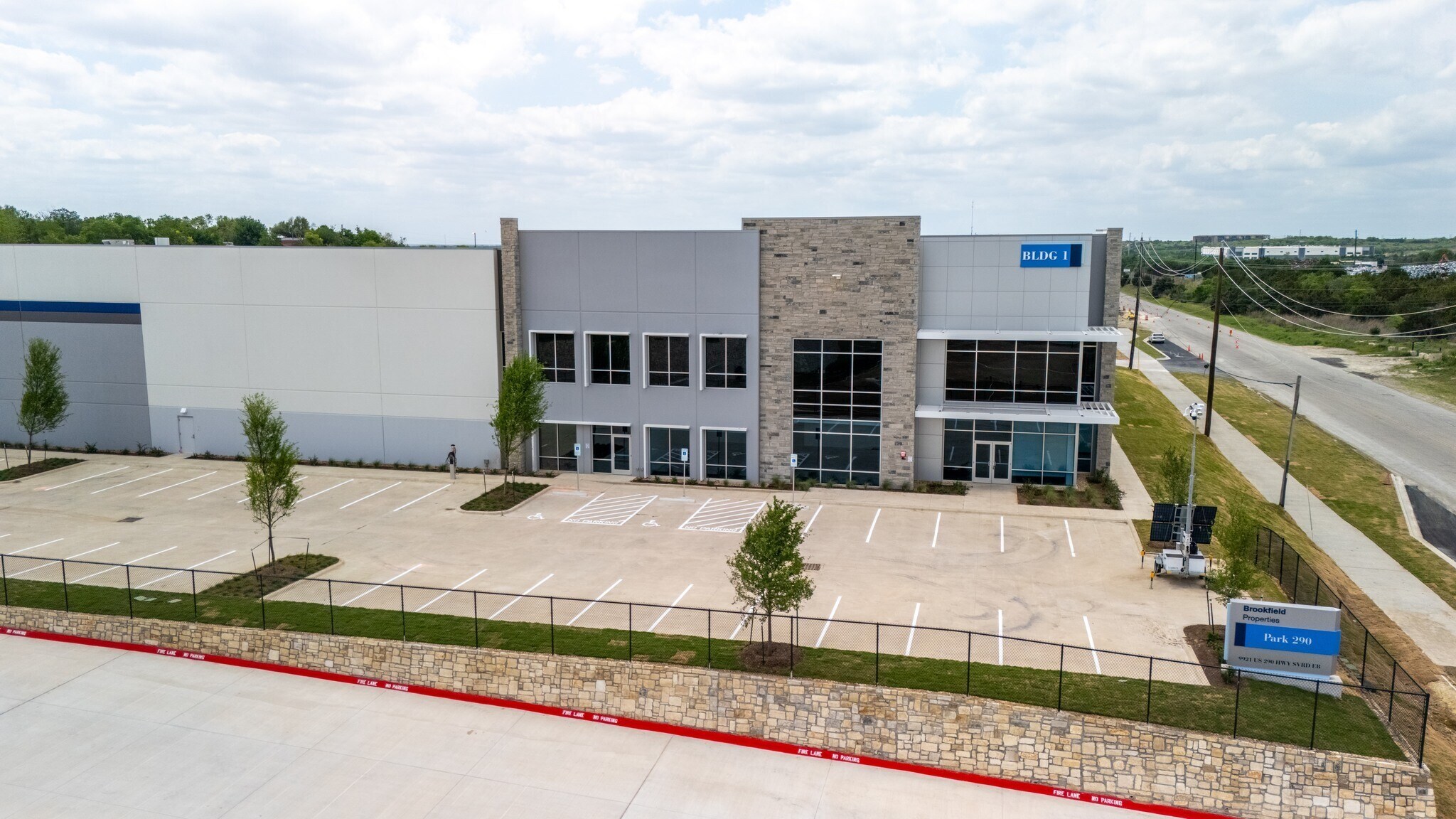 11653 Decker Ln, Austin, TX à louer Photo principale– Image 1 sur 29