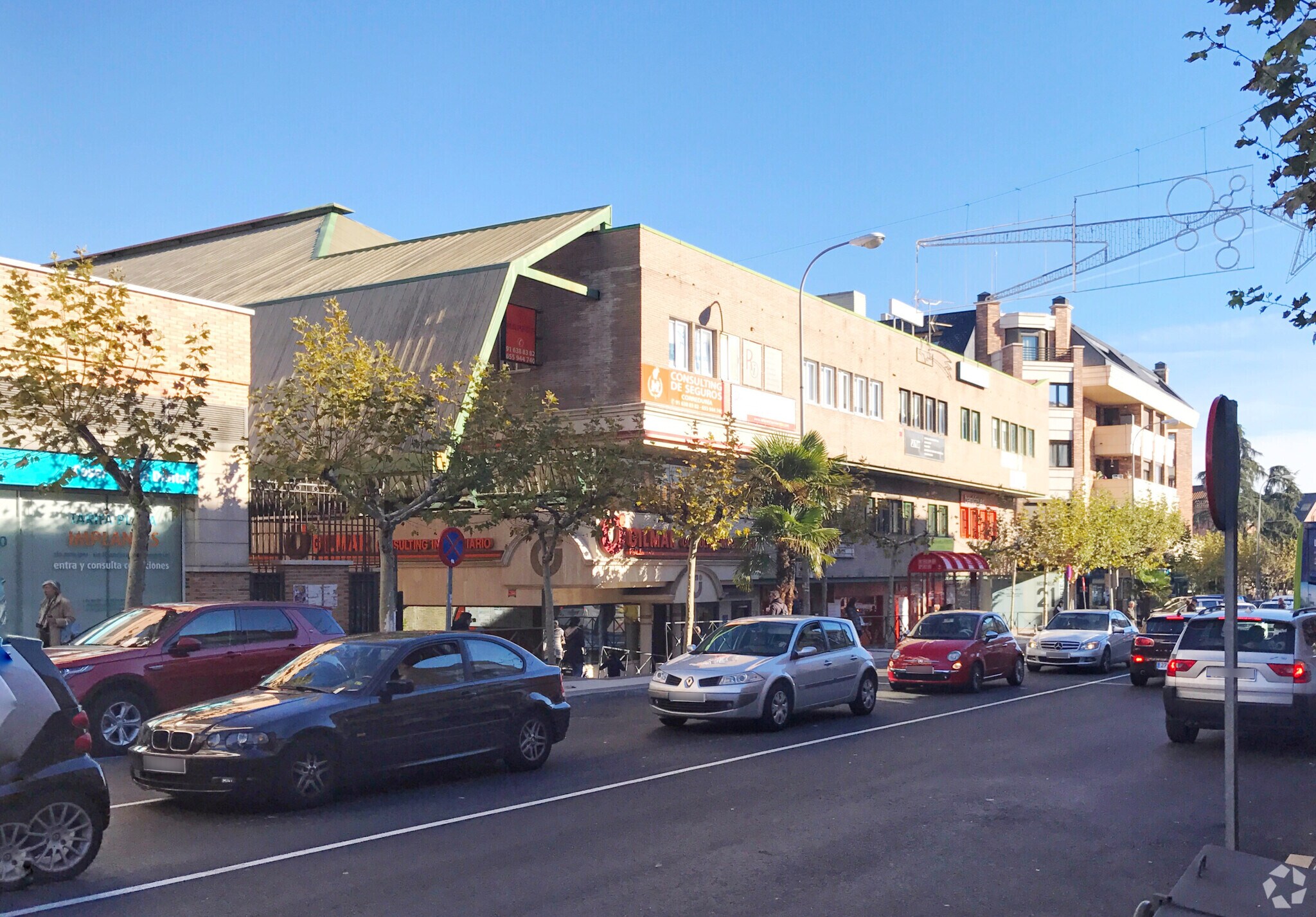 Local commercial dans Majadahonda, Madrid à louer Photo principale– Image 1 sur 3