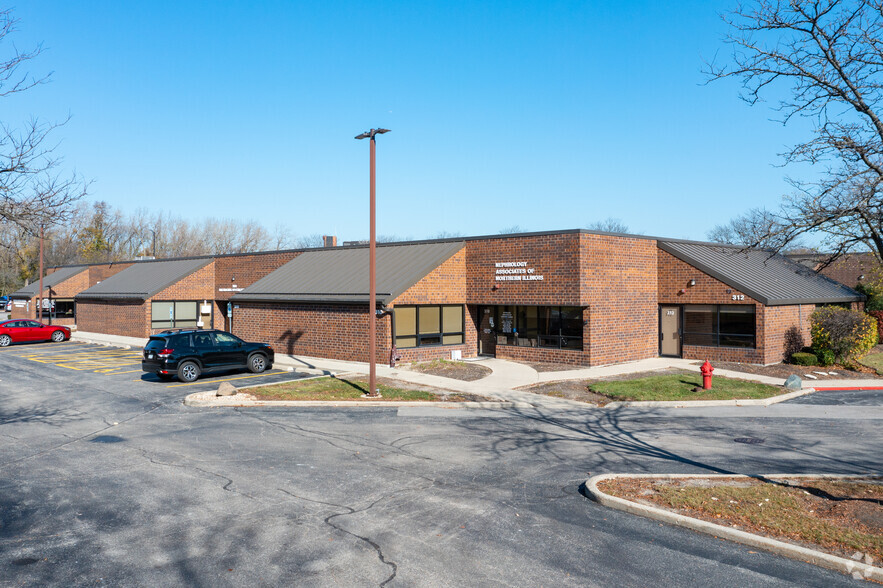 901 Biesterfield Rd, Elk Grove Village, IL à louer - Photo de l’immeuble – Image 1 sur 5