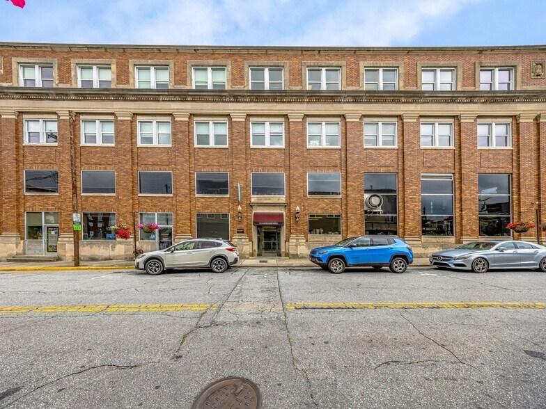 401 N Main St, Hendersonville, NC à vendre - Photo de l’immeuble – Image 3 sur 37