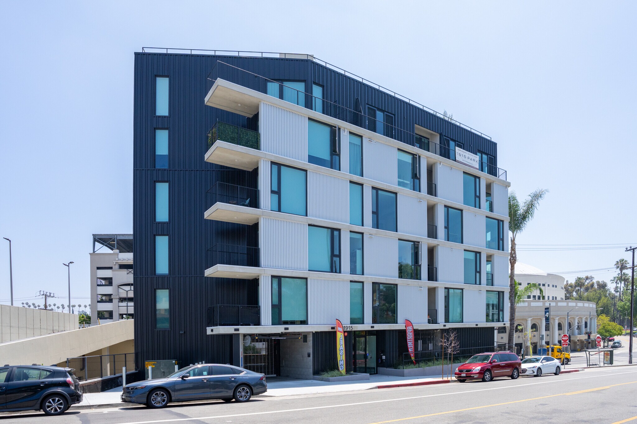 1915 Park Avenue, Los Angeles, CA à vendre Photo de l’immeuble– Image 1 sur 58