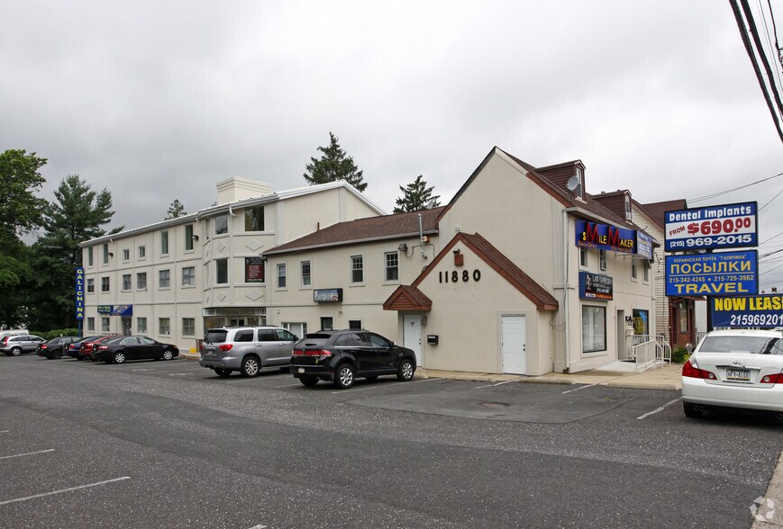11880 Bustleton Ave, Philadelphia, PA à louer - Photo principale – Image 1 sur 4