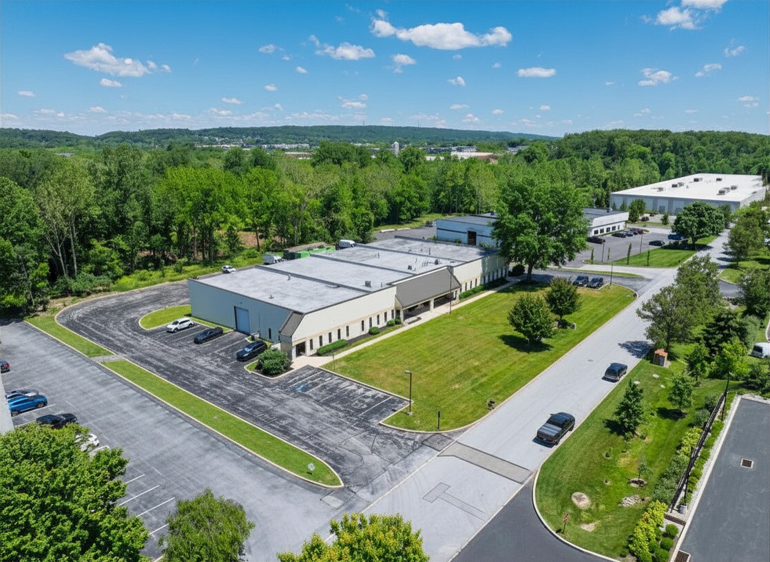 303-305 National Rd, Exton, PA à louer Photo de l’immeuble– Image 1 sur 13