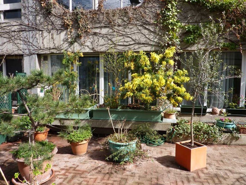 Bureau dans Ivry-sur-Seine à vendre - Photo de l’immeuble – Image 1 sur 18