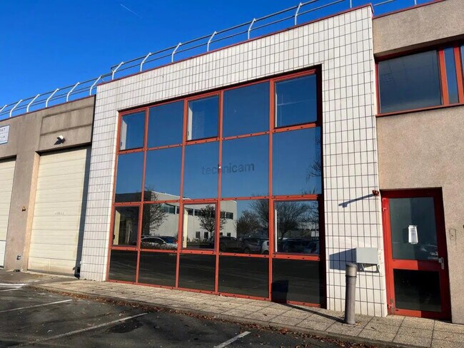 Plus de détails pour Bureau, Local d'activités à louer