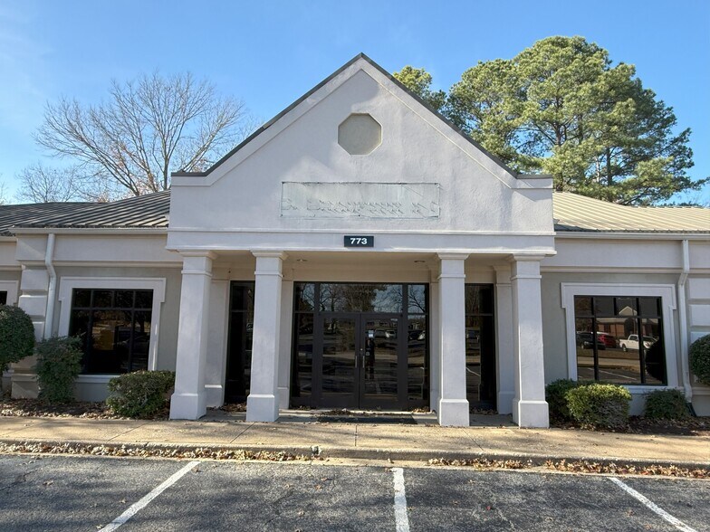 773 N Parkway, Jackson, TN à louer - Photo de l’immeuble – Image 3 sur 5