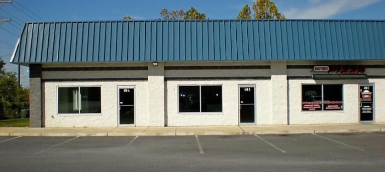 450 S Commerce Ave, Front Royal, VA à louer - Photo de l’immeuble – Image 3 sur 4
