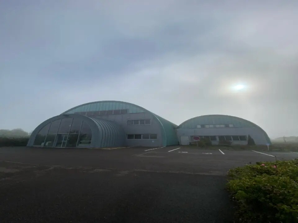 Local d'activités dans Bléneau à vendre Photo de l’immeuble– Image 1 sur 2