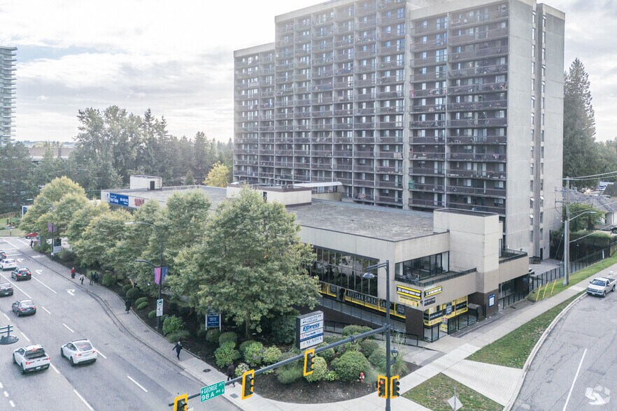 9801 King George Blvd, Surrey, BC à louer - Photo de l’immeuble – Image 3 sur 3