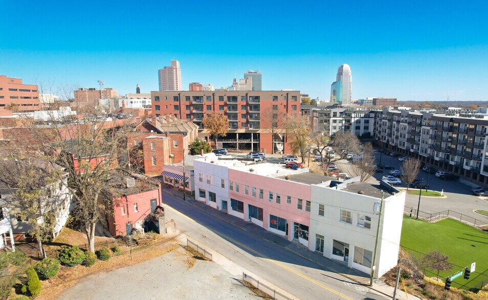 809 Burke St, Winston-Salem, NC à louer - Photo de l’immeuble – Image 1 sur 3