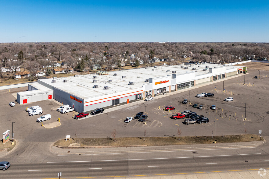 8943-8949 University Ave NE, Blaine, MN à louer - Aérien – Image 3 sur 7