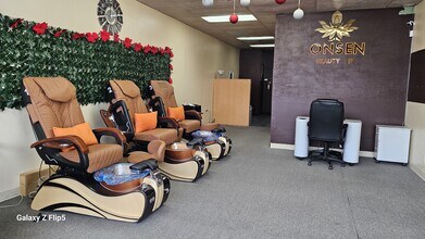 8055-8065 Clairemont Mesa Blvd, San Diego, CA à louer Photo intérieure– Image 1 sur 3