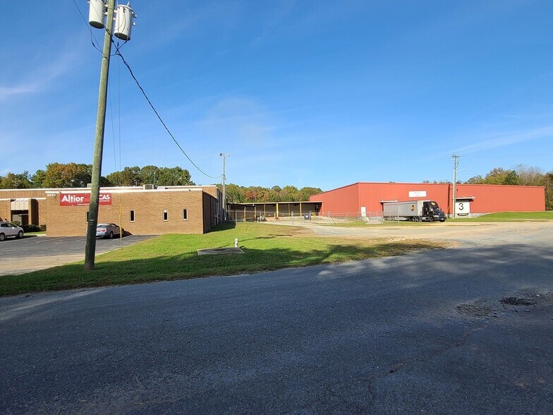 6027 Stitt St, Monroe, NC à louer - Photo de l’immeuble – Image 2 sur 15