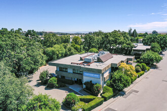 1 Commercial Blvd, Novato, CA à louer Photo de l’immeuble– Image 2 sur 4
