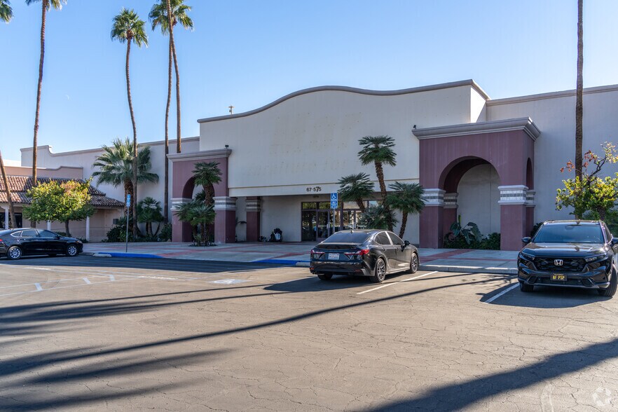 67555-67575 E Palm Canyon Dr, Cathedral City, CA à louer - Photo principale – Image 2 sur 5