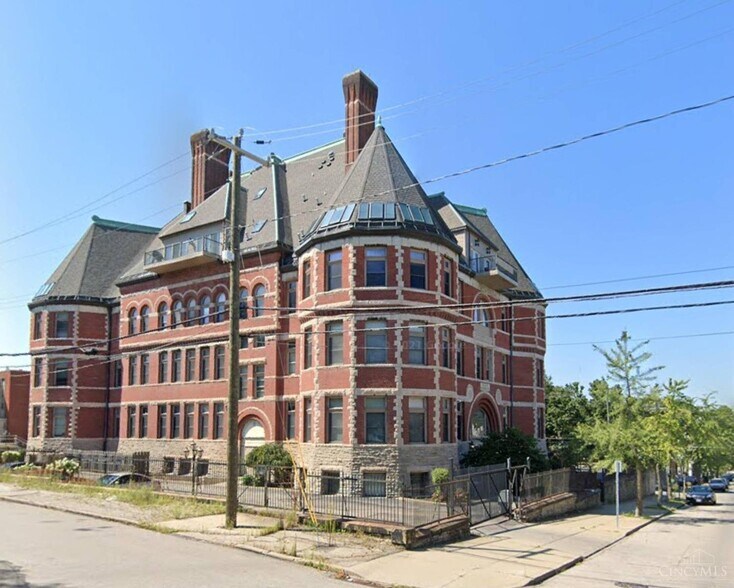 255 Warner St, Cincinnati, OH à vendre - Photo de l’immeuble – Image 1 sur 13