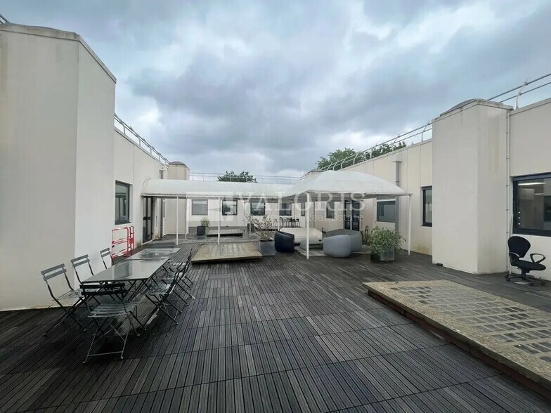 Local d’activités dans Limonest à louer - Photo de l’immeuble – Image 3 sur 25