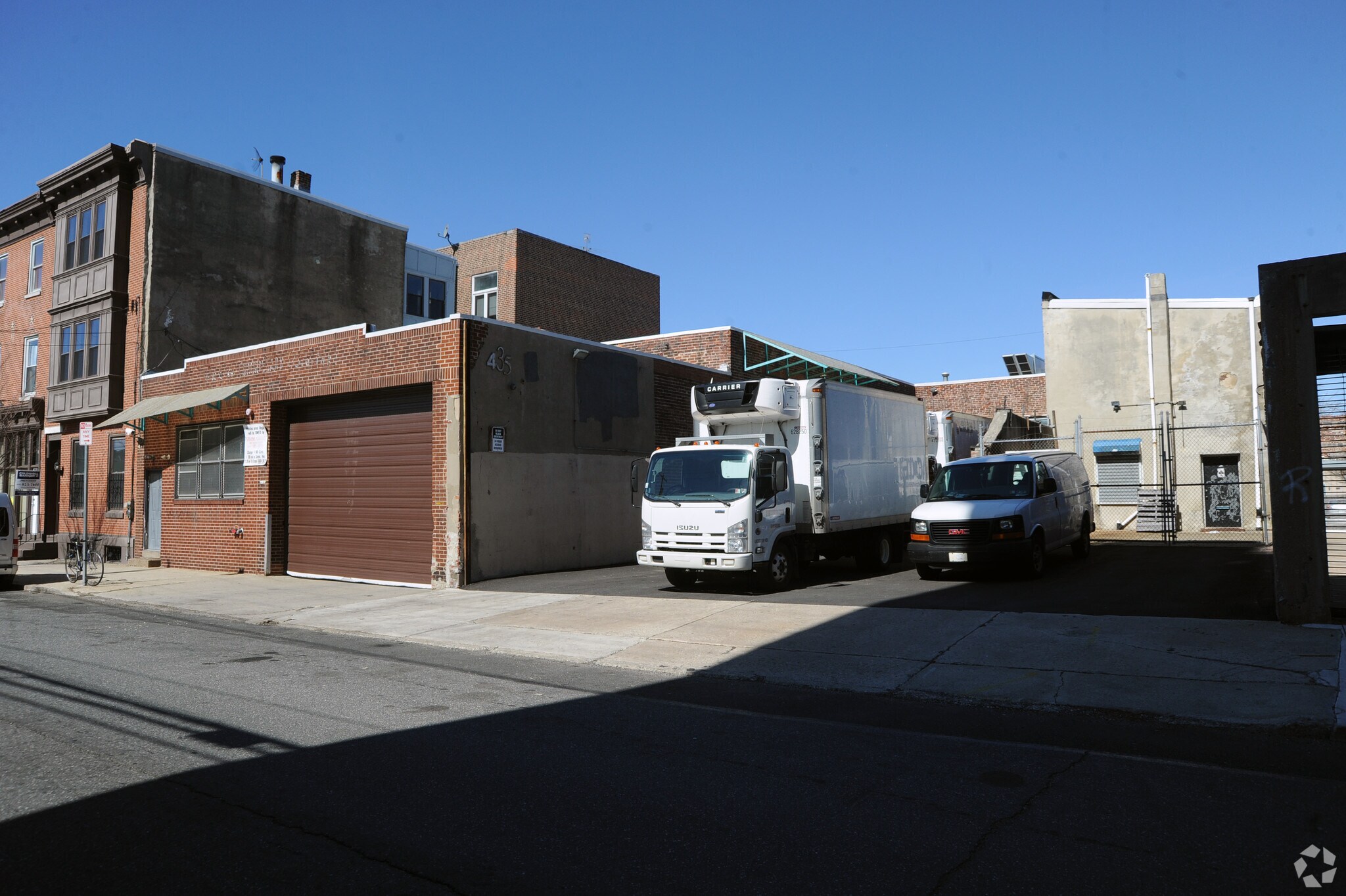 435-439 Fairmount Ave, Philadelphia, PA à louer Photo principale– Image 1 sur 11