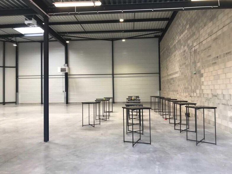 21 Avenue De Norvège, Villebon-sur-Yvette à louer - Photo de l’immeuble – Image 2 sur 10