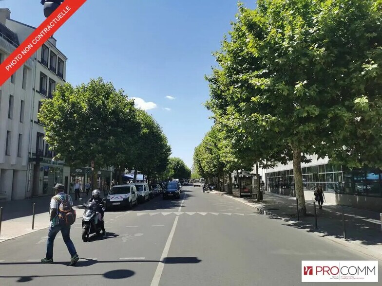 Local commercial dans Vincennes à louer - Photo de l’immeuble – Image 3 sur 3