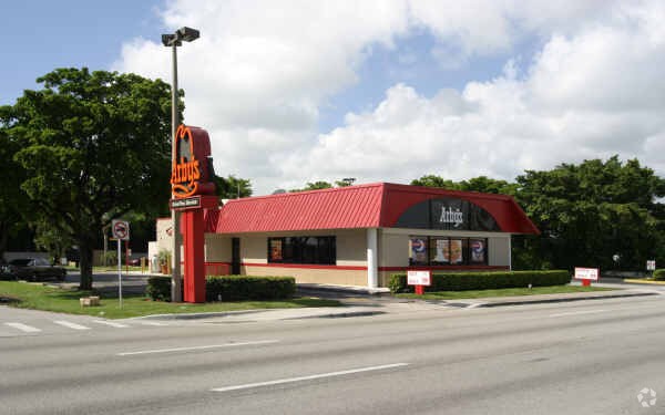 1720 E Sunrise Blvd, Fort Lauderdale, FL à louer Photo de l’immeuble– Image 1 sur 3