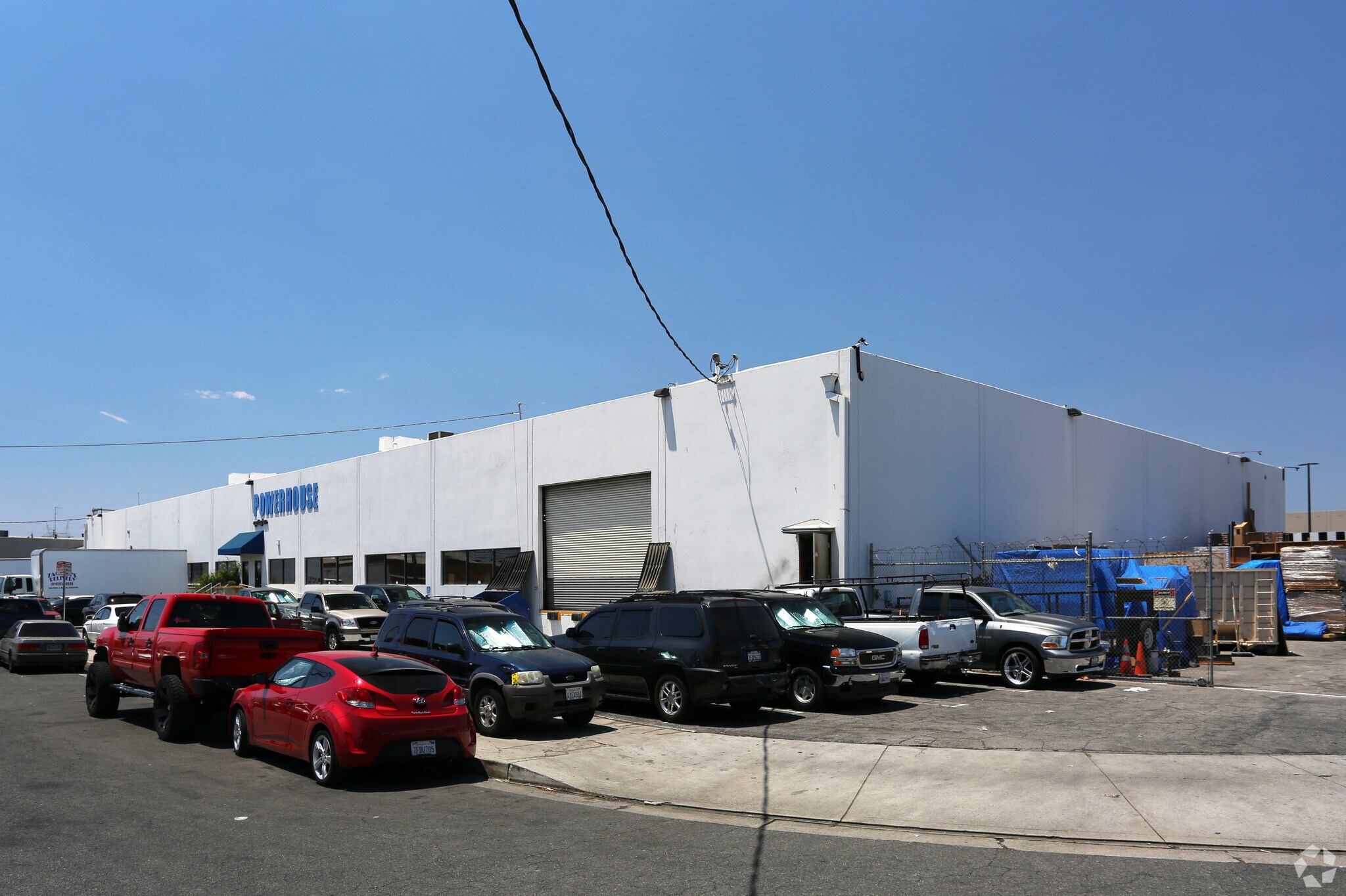 11461 Hart St, North Hollywood, CA à louer Photo principale– Image 1 sur 3