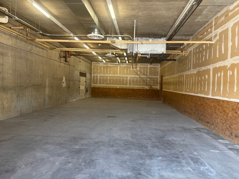 1500 Diamond Hill Rd, Woonsocket, RI à louer - Photo de l’immeuble – Image 3 sur 13